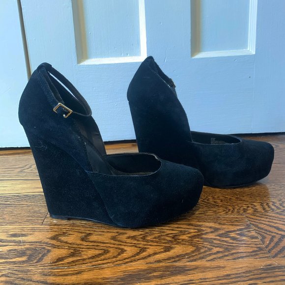 Steve Madden Black Velvet Wedges with Ankle Strap - Picture 1 of 5